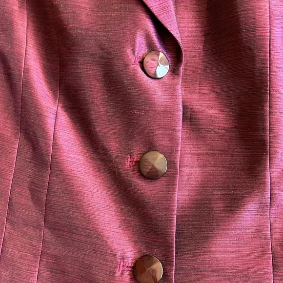 Le Suit Burgundy Skirt Set - Picture 5 of 10